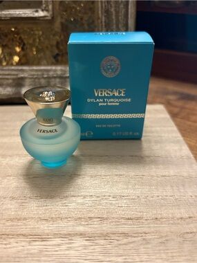 Versace Dylan NWT Turquoise peur femme Eau De Toilet Mini Fragrance Travel Size